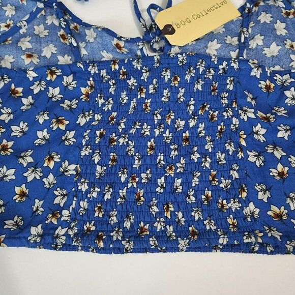 NWT BOG Collective Women's - L - Blue Floral Crop Adjustable Top - Picture 7 of 12